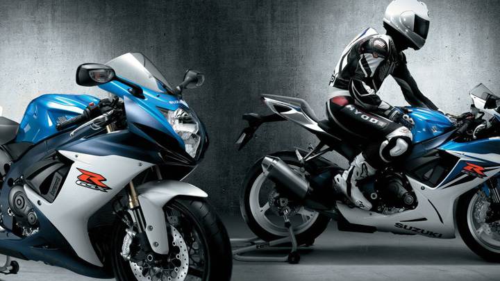 Suzuki Gsx R600 In Blue And White Color